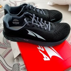 Altra Torin 4.5 Plush running shoes